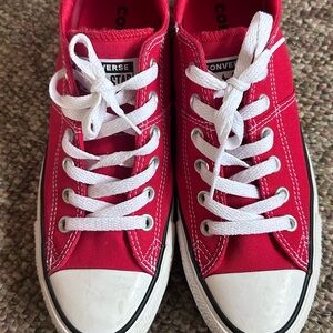 Converse Chuck Taylor Red Women’s Size 9